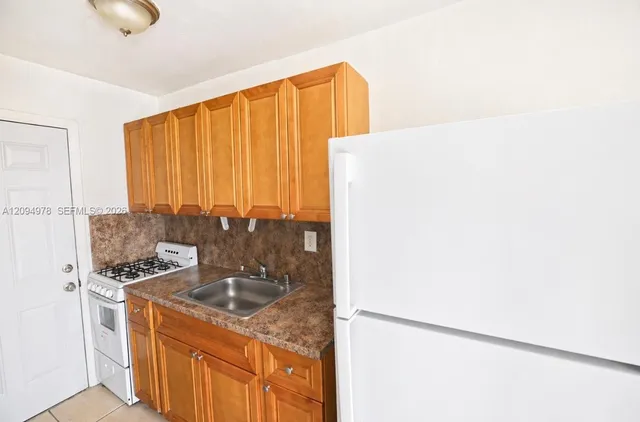 1-bedroom rental at 6337 W Flagler Street #20, Miami