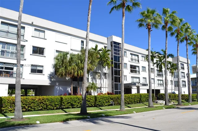 2-bedroom rental at 255 Galen Drive #4F, Key Biscayne
