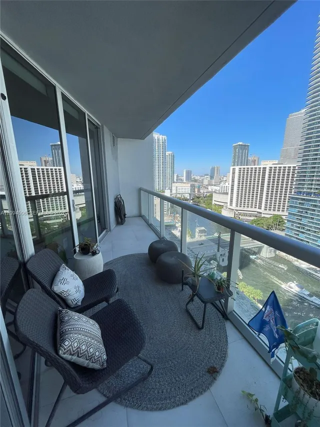 1-bedroom rental at 475 Brickell Avenue #2114, Miami