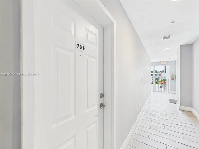 3-bedroom rental at 425 NE 30th Street #701, Miami
