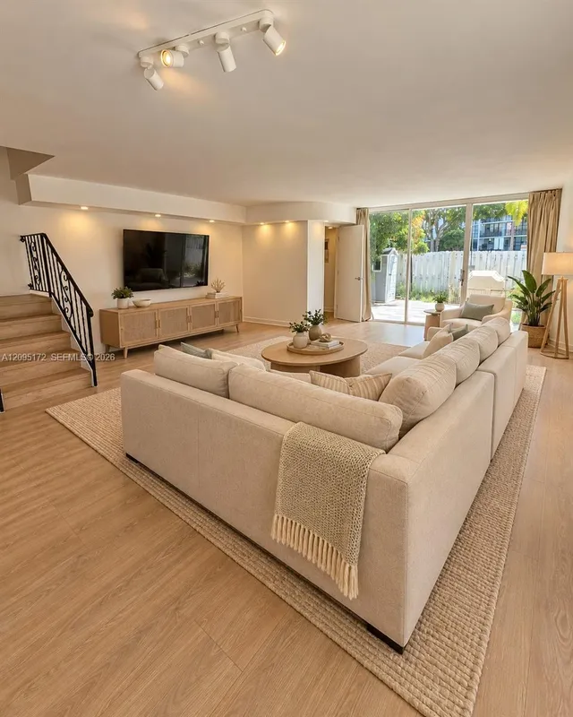 3-bedroom rental at 926 NE 27th Avenue #926, Hallandale Beach