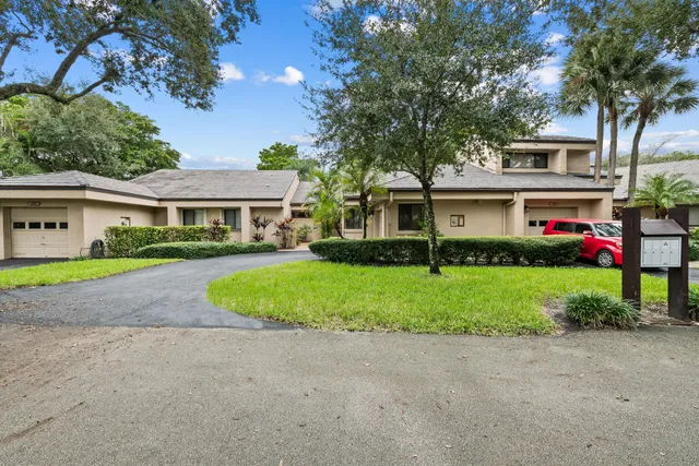 2-bedroom home at 9212 CHELSEA Drive N, Plantation