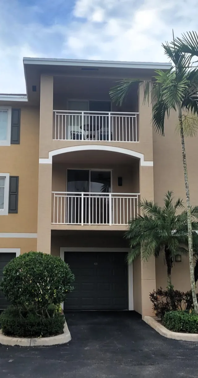 2-bedroom rental at 6418 EMERALD DUNES Drive #201, West Palm Beach