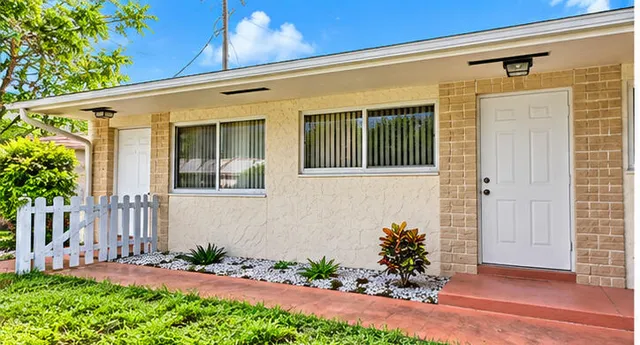 2-bedroom rental at 812 NE 2ND Street #1-2, Hallandale Beach