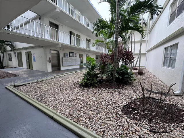 2-bedroom rental at 4205 N UNIVERSITY Drive #107, Sunrise