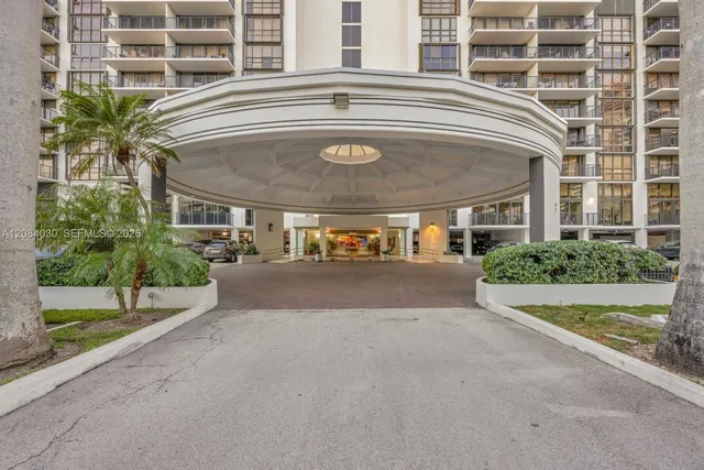 2-bedroom home at 1450 Brickell Bay Drive #511, Miami