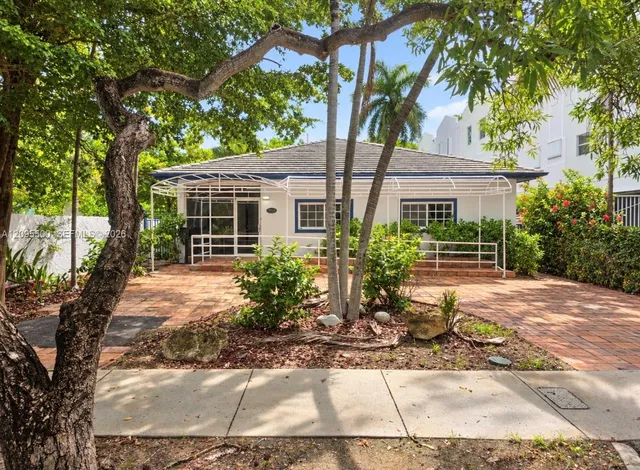 10-bedroom home at 1753 Michigan Avenue, Miami Beach
