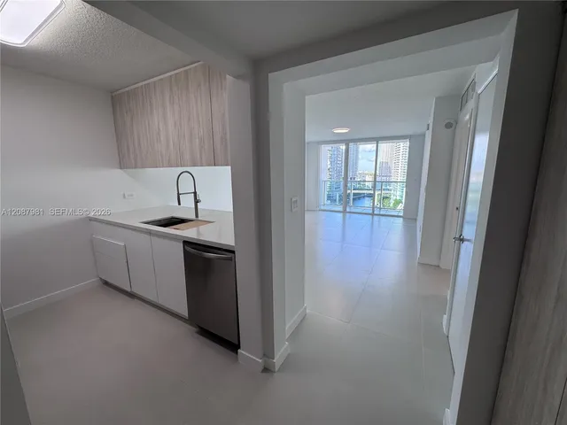 1-bedroom rental at 31 SE 5th Street #2009, Miami