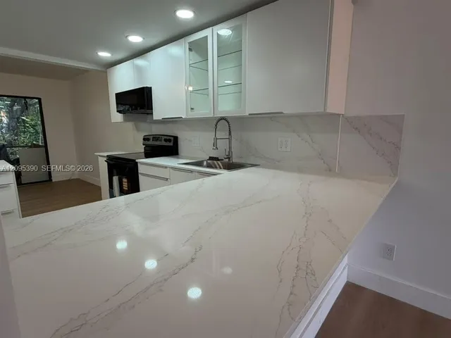 3-bedroom rental at 639 N University Drive #17, Plantation