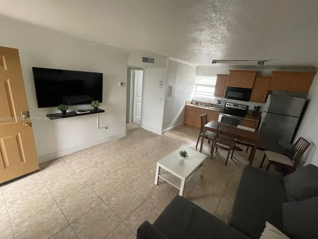 2-bedroom rental at 427 SW 6th Street #2, Miami
