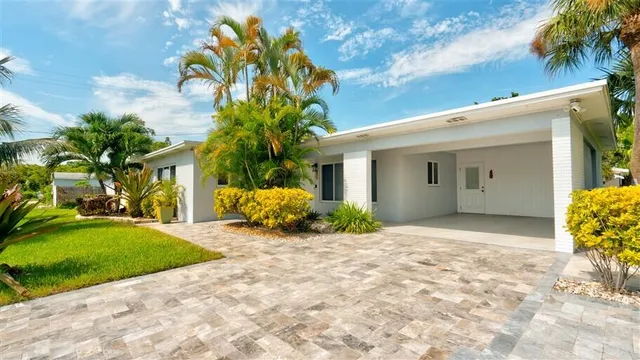 3-bedroom home at 701 SE 1ST Street, Boynton Beach