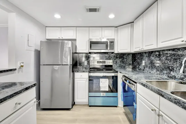1-bedroom rental at 450 Saxony J, Delray Beach