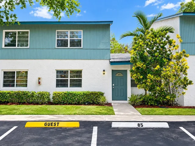 3-bedroom rental at 7385 W Sunrise Boulevard, Plantation