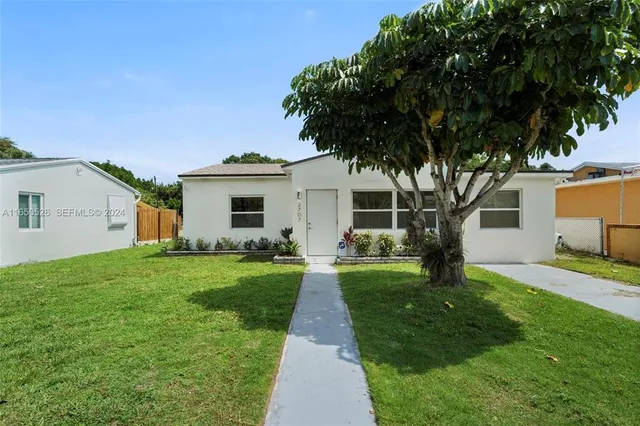 3-bedroom rental at 2707 ADAMS Street #., Hollywood