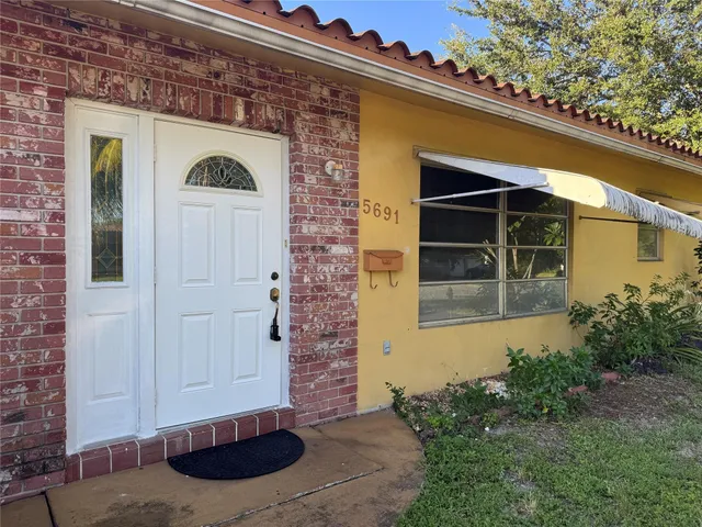 4-bedroom rental at 5691 SW 1st Street, Plantation