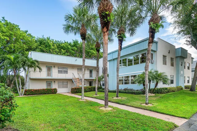 2-bedroom rental at 434 Normandy J, Delray Beach
