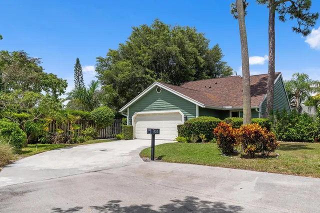2-bedroom rental at 433 Goldenwood Way, Wellington
