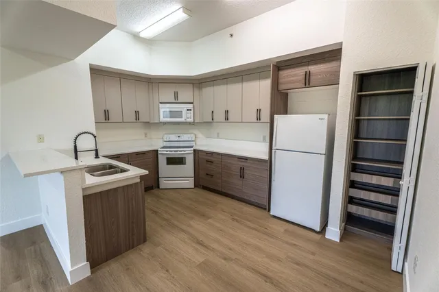 3-bedroom rental at 2801 Riverside Drive #301-S, Coral Springs