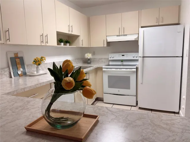 2-bedroom home at 6130 W 19th Avenue #309, Hialeah