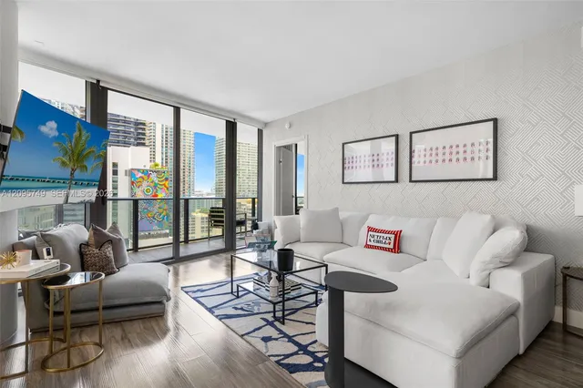 3-bedroom home at 801 S Miami Avenue #1604, Miami