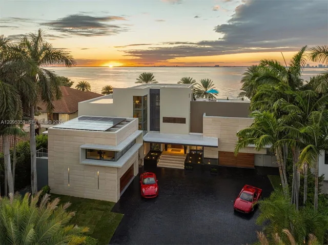 5-bedroom rental at 360 Harbor Drive, Key Biscayne