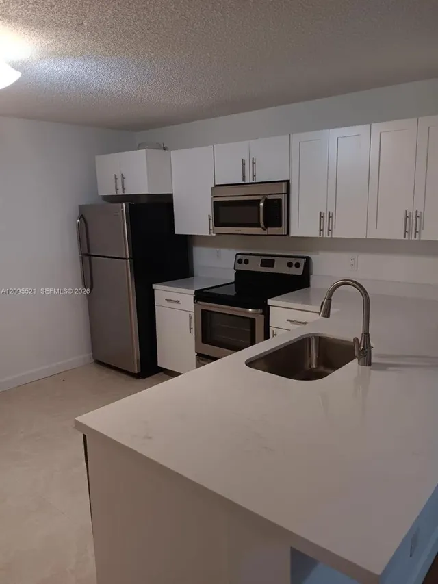 1-bedroom rental at 10161 W Sunrise #104, Plantation