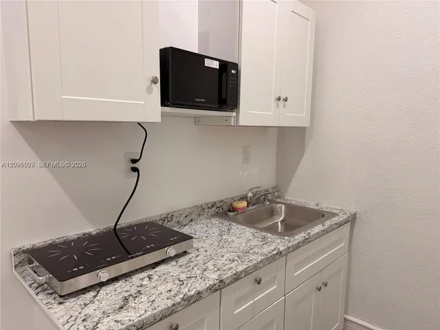 1-bedroom rental at 2804 NW 7th Court #2804, Fort Lauderdale