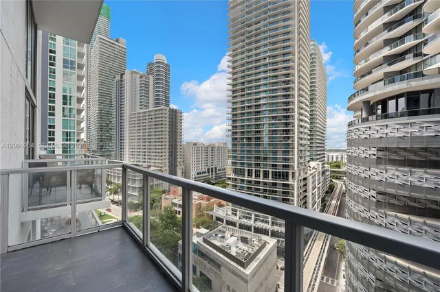 1-bedroom rental at 1050 Brickell Avenue #1418, Miami