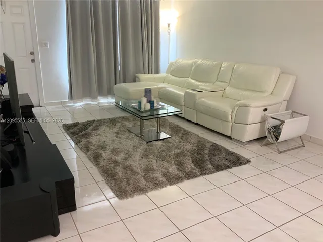 1-bedroom rental at 1130 11th Street #3E, Miami Beach
