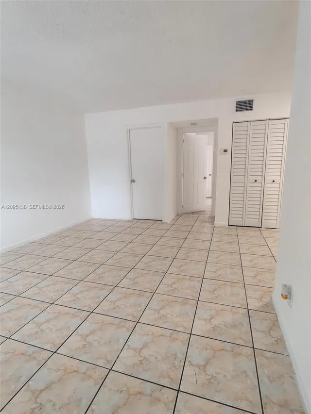 1-bedroom rental at 3353 Davie Boulevard #B108, Fort Lauderdale