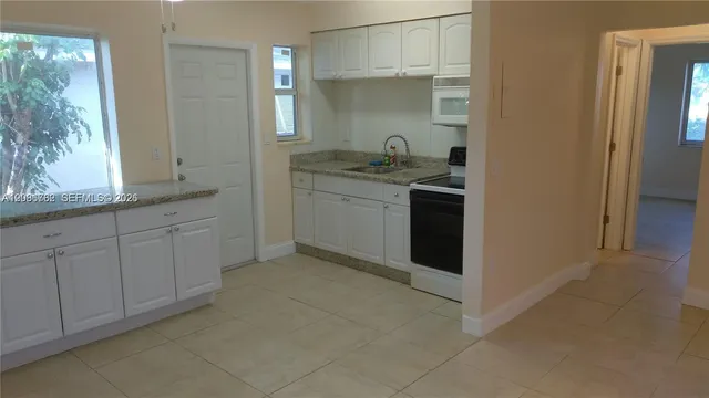 2-bedroom rental at 1926 Rodman Street #1, Hollywood