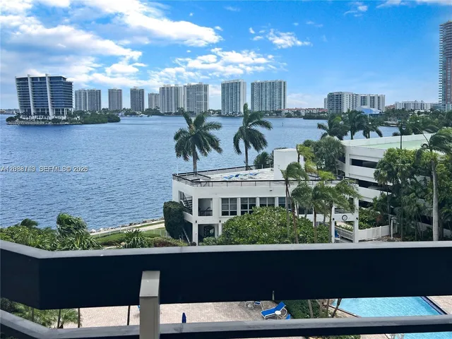 1-bedroom rental at 3600 Mystic Pointe Drive #604, Aventura