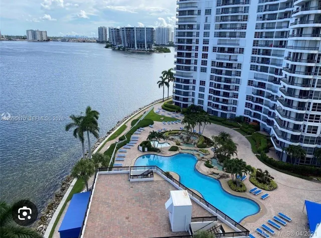 2-bedroom rental at 19195 NE Mystic Pointe Drive #2703, Aventura