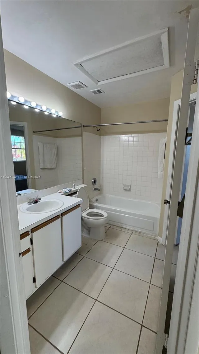 1-bedroom rental at 18348 NW 68th Avenue #H, Hialeah