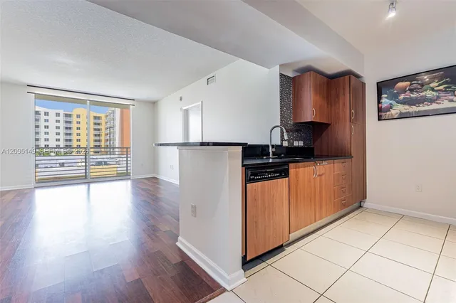 2-bedroom rental at 2775 NE 187th Street #623, Aventura