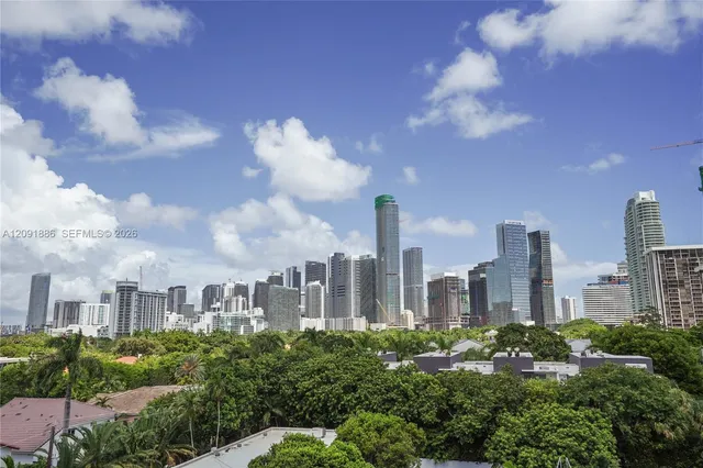 1-bedroom rental at 2200 Brickell Avenue #PH06, Miami