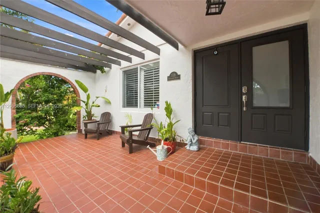 3-bedroom rental at 1119 Buchanan Street, Hollywood