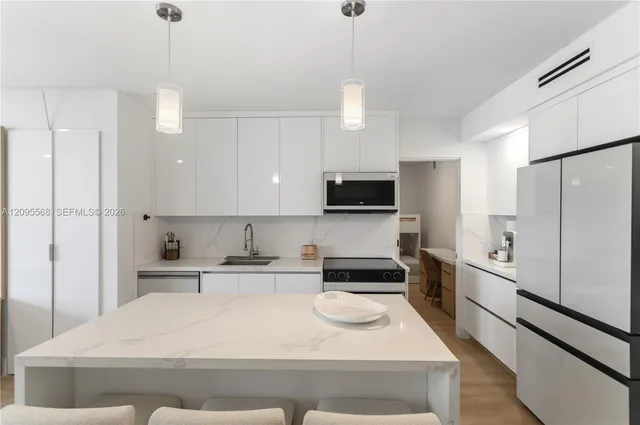 1-bedroom rental at 10185 Collins Avenue #722, Bal Harbour