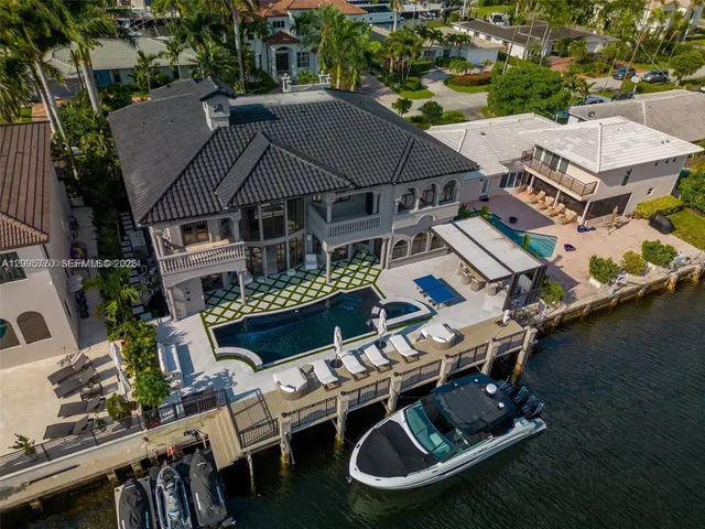 6-bedroom rental at 3380 NE 170th Street, North Miami Beach