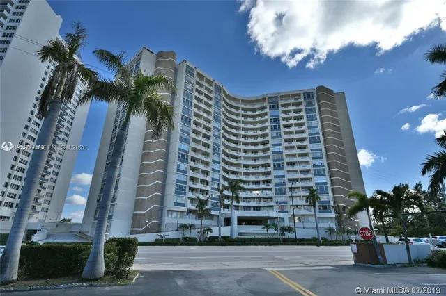 2-bedroom rental at 3180 S Ocean Drive #1204, Hallandale Beach