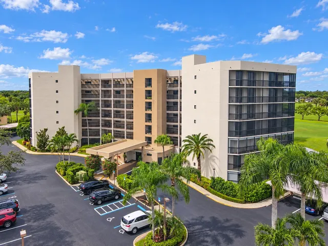 3-bedroom home at 5301 FOUNTAINS Drive S #501, Lake Worth