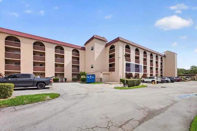 2-bedroom home at 3251 HOLIDAY SPRINGS Boulevard #205, Margate