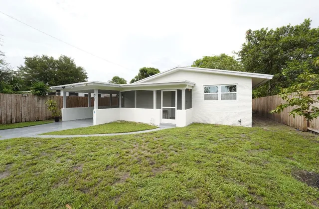 4-bedroom home at 921 NW 14th Street, Fort Lauderdale
