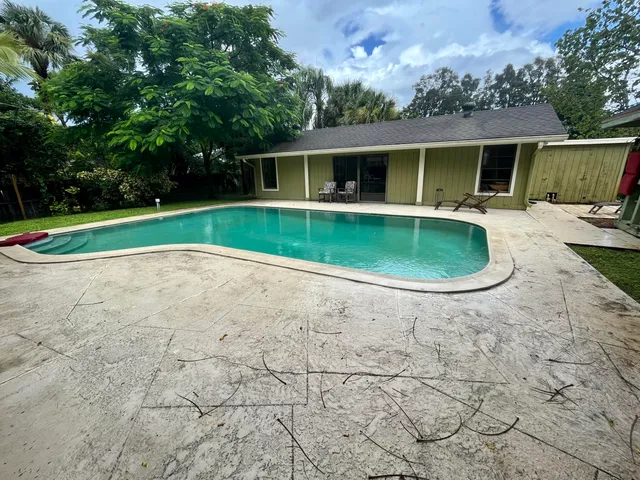 1-bedroom rental at 4949 Belvedere Road #Cottage, West Palm Beach