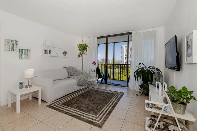 2-bedroom rental at 3475 N Country Club Drive #807, Aventura