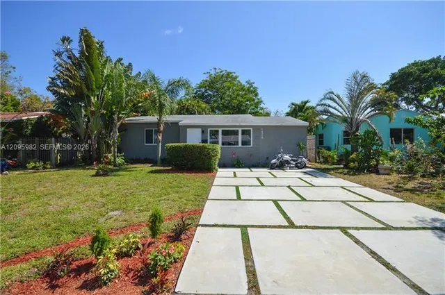 3-bedroom home at 1428 Plunkett Street, Hollywood