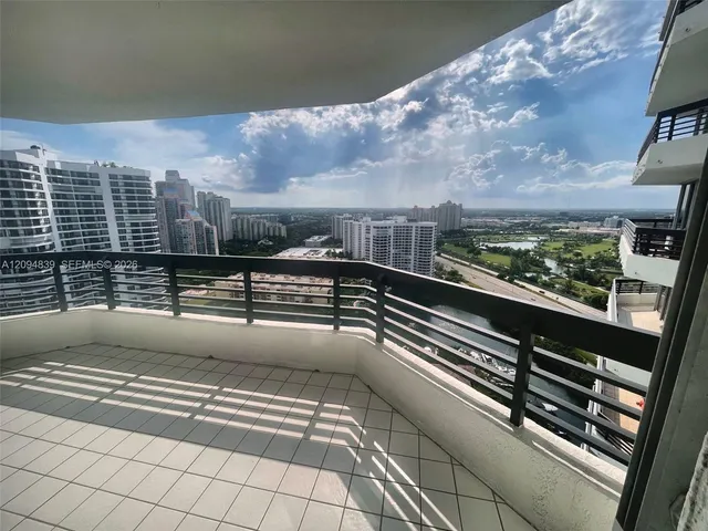 2-bedroom rental at 3500 Mystic Pointe Drive #3002, Aventura