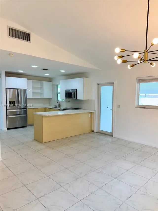 3-bedroom rental at 21140 NE 26th Avenue, Miami