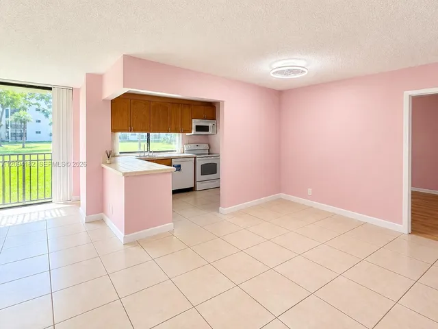 1-bedroom rental at 17011 N Bay Road #117, Sunny Isles Beach