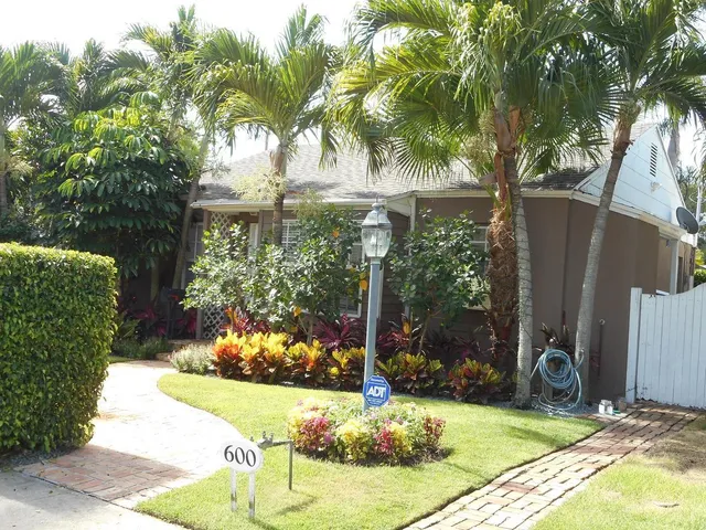 2-bedroom home at 600 Westwood Road, West Palm Beach
